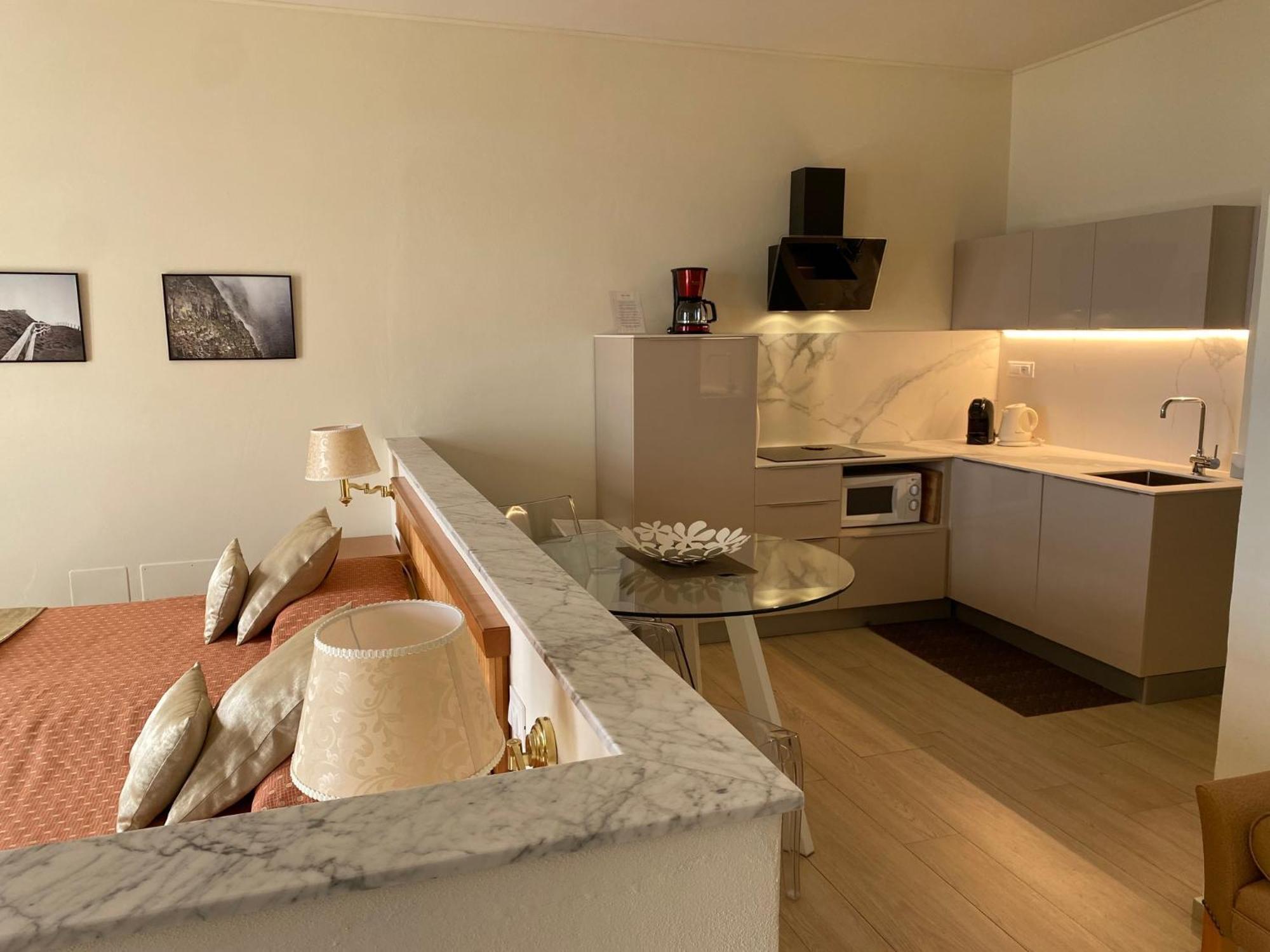 لا سبيتسْيا Miramare Apartments&Suites المظهر الخارجي الصورة