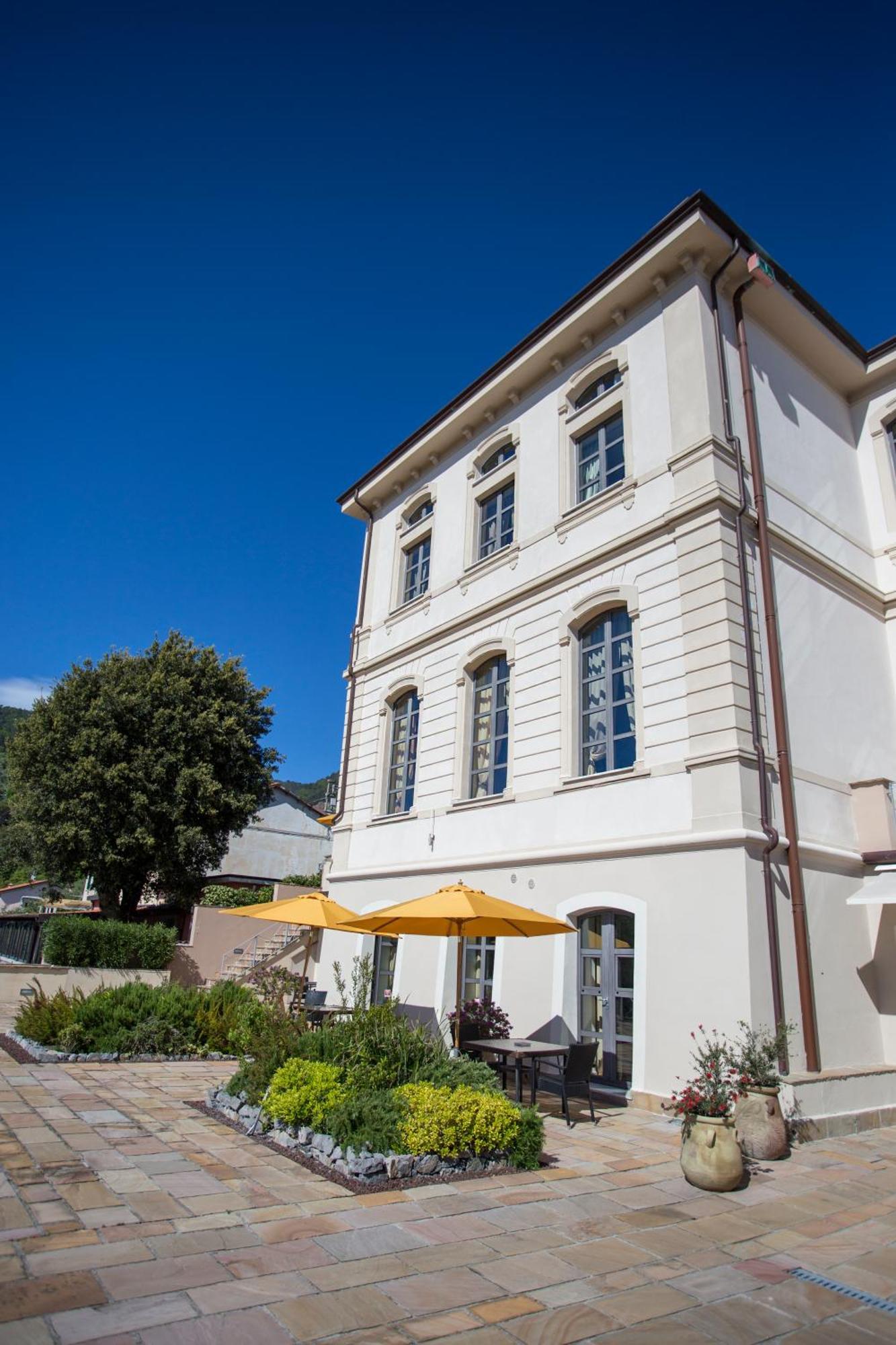 لا سبيتسْيا Miramare Apartments&Suites المظهر الخارجي الصورة